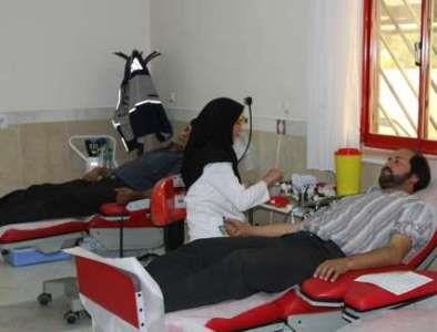 همدانی ها در ماه رمضان بیش از دو هزار واحد خون اهدا کردند