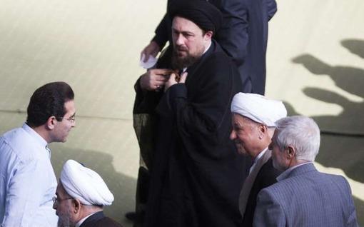 کسانی که در نماز عید فطر در مصلای تهران بودند