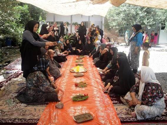 استقبال زنان روستایی از کارگاه های آموزشی طبخ آبزیان در شهرستان طارم