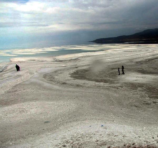 اخلال در طرح احیای دریاچه ارومیه در اثر توسعه کشاورزی و افزایش برداشت‌های آب