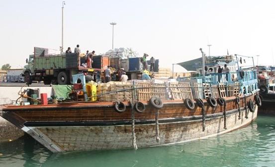 350تن مواد غذایی از بندر دیر بوشهر به مقصد قطر ارسال شد